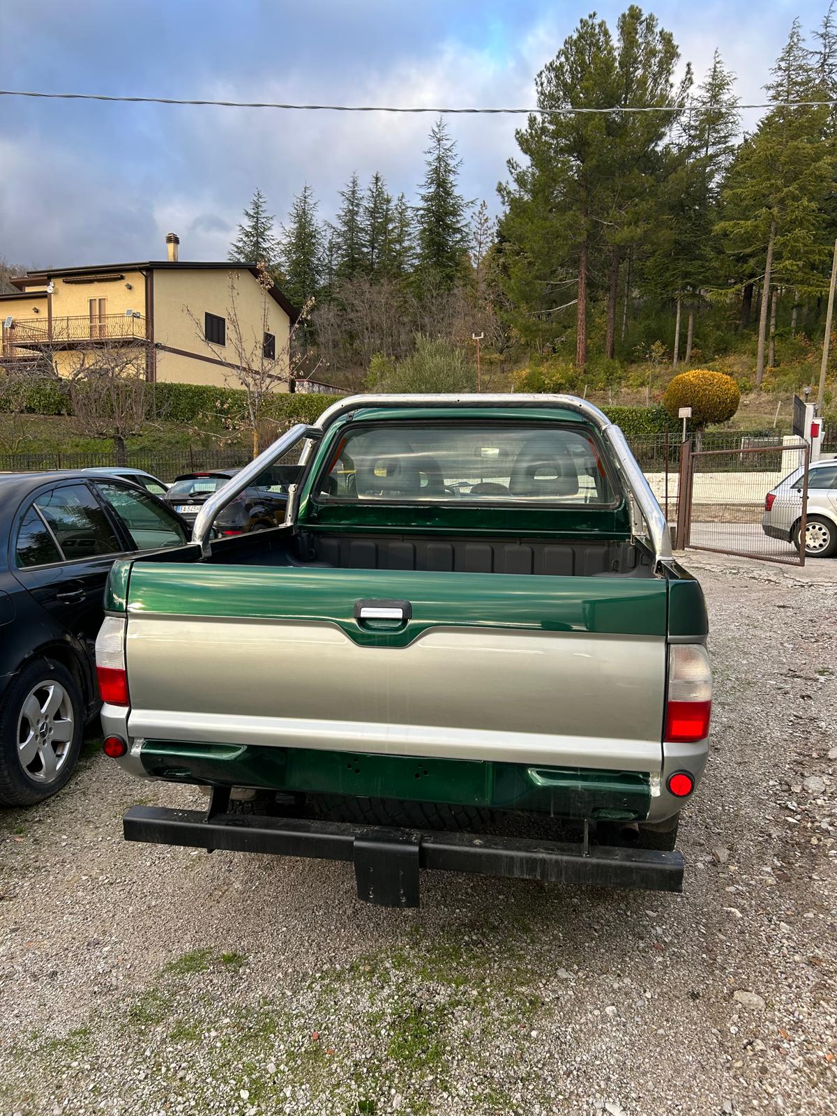 Foto Mitsubishi L200