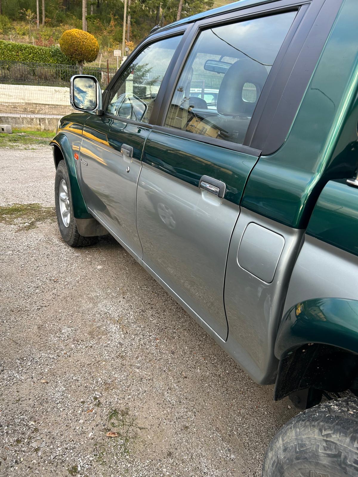 Foto Mitsubishi L200
